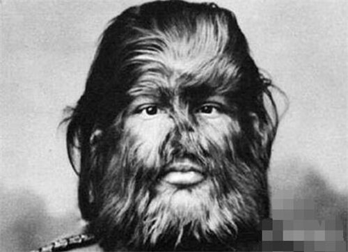 布雷路怪獸：類似狼人的神秘生物，吃人吃老虎視頻曝光