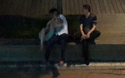 青島女子醉酒遭性侵 疑被路人當(dāng)街輪流猥褻圖片視頻曝光