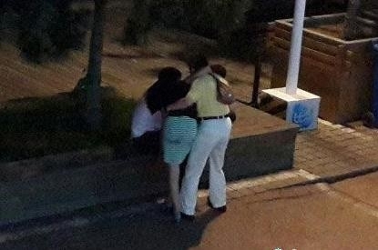青島女子醉酒遭性侵 疑被路人當(dāng)街輪流猥褻圖片視頻曝光
