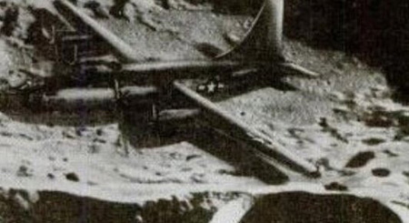 月球上發(fā)現(xiàn)二戰(zhàn)飛機 疑似是魔鬼三角失蹤的飛機