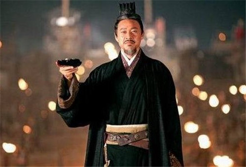 曹操是怎么收買人心的 因為曹操懂得用人之道和馭人之術(shù)