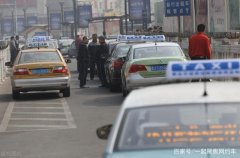 江蘇網(wǎng)約車司機(jī)的日常 江蘇曹操專車司機(jī)收入怎么樣