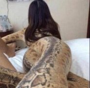 美女新買了一套的連體衣，結(jié)果老公回家看到后差點(diǎn)沒嚇暈過去！